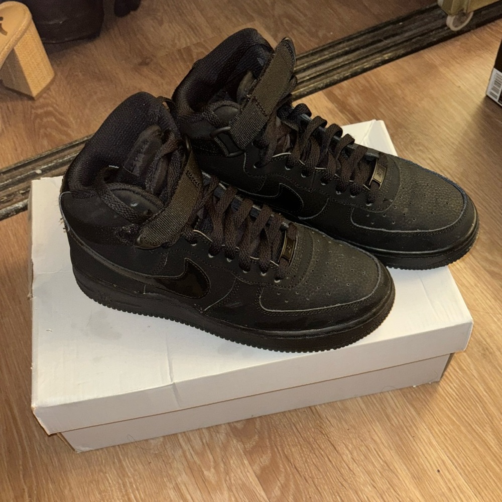 Air Force 1 high (grade school)